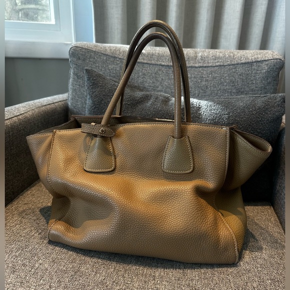 Prada Vitello Daino Front Pocket Bag - Picture 10 of 13